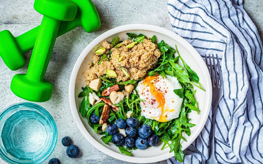 Cosa mangiare dopo l’allenamento: guida semplice (e concreta) per donne con poco tempo